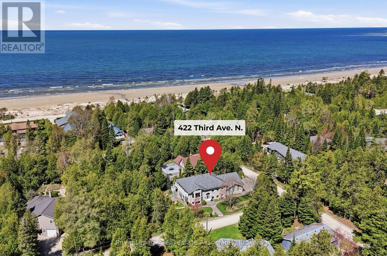Property Photo:  422 Third Avenue North  ON N0H 2G0 