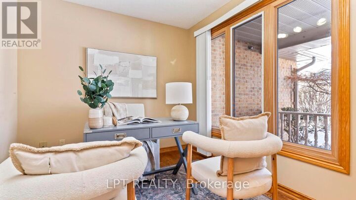 Property Photo:  488 Sunnyside Crescent  ON N5X 3N7 