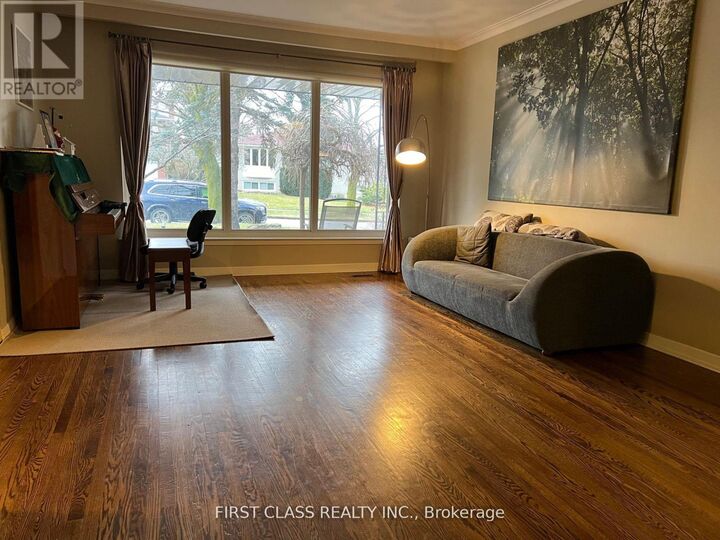 Property Photo:  51 Ealing Drive  ON M2L 2R4 