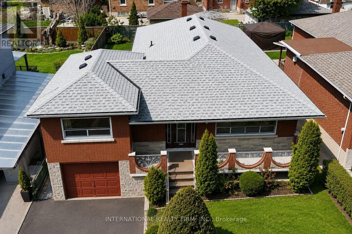 Property Photo:  24 Morgan Avenue  ON M8Y 2Z8 