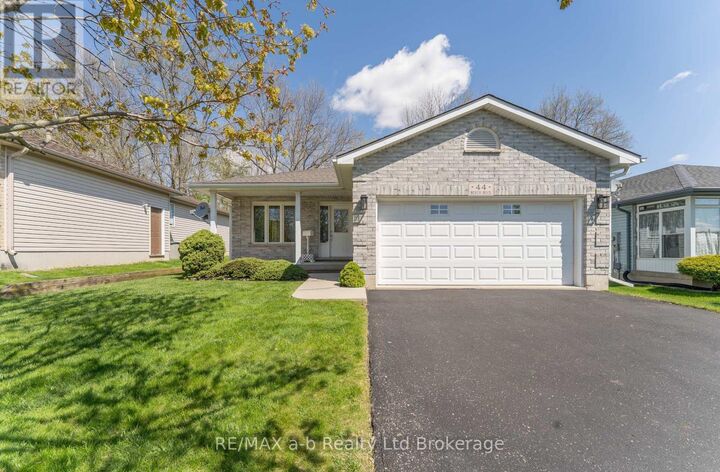 Property Photo:  44 Beech Boulevard  ON N4G 5R8 