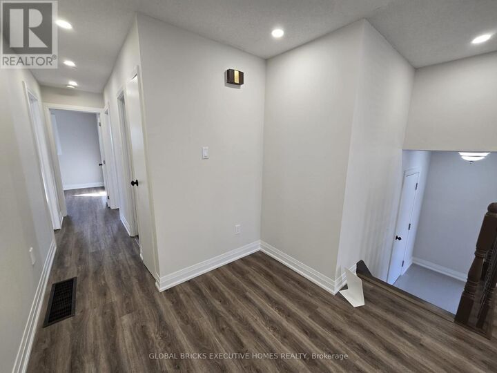 Property Photo:  3285 Lansdown Drive Main  ON L7M 1S4 