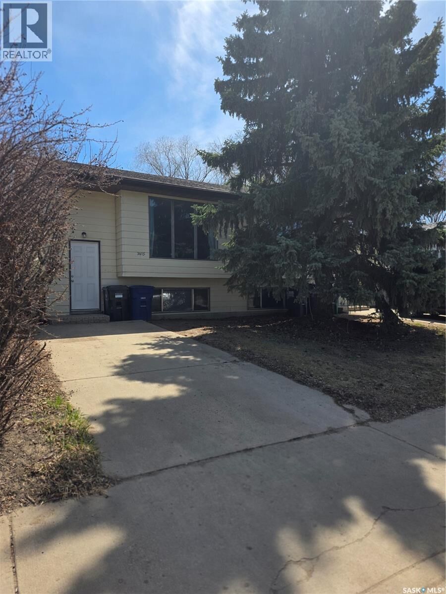 Property Photo: 3615-3617 Fairlight Drive SK S7M 4L7