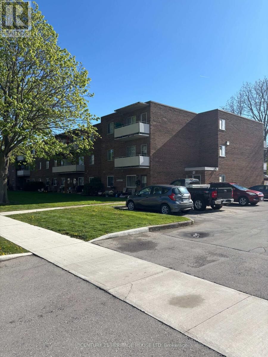 Property Photo:  41 Parkside Drive 303  ON N5R 3V1 