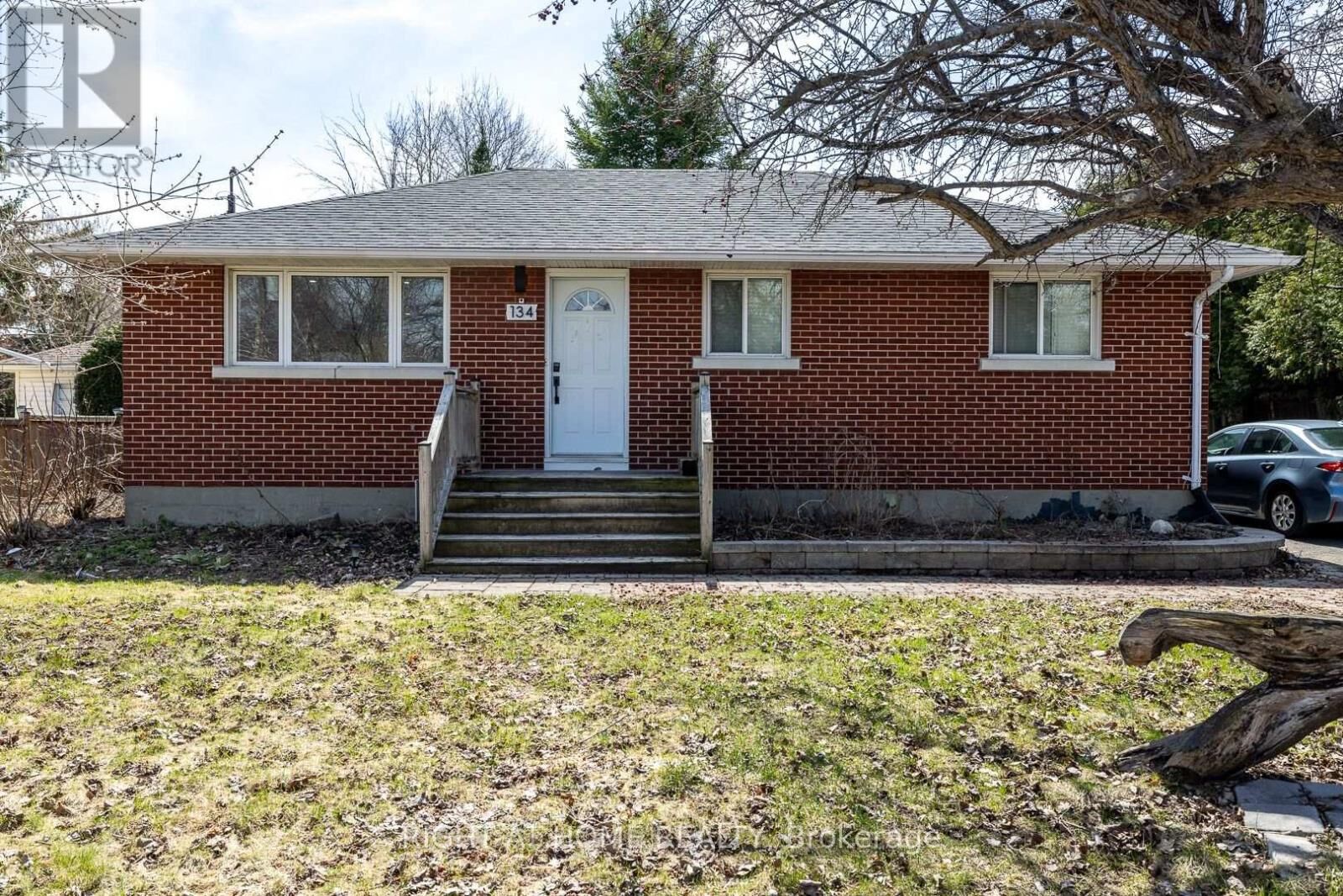 Property Photo:  134 David Drive  ON K2G 2N9 