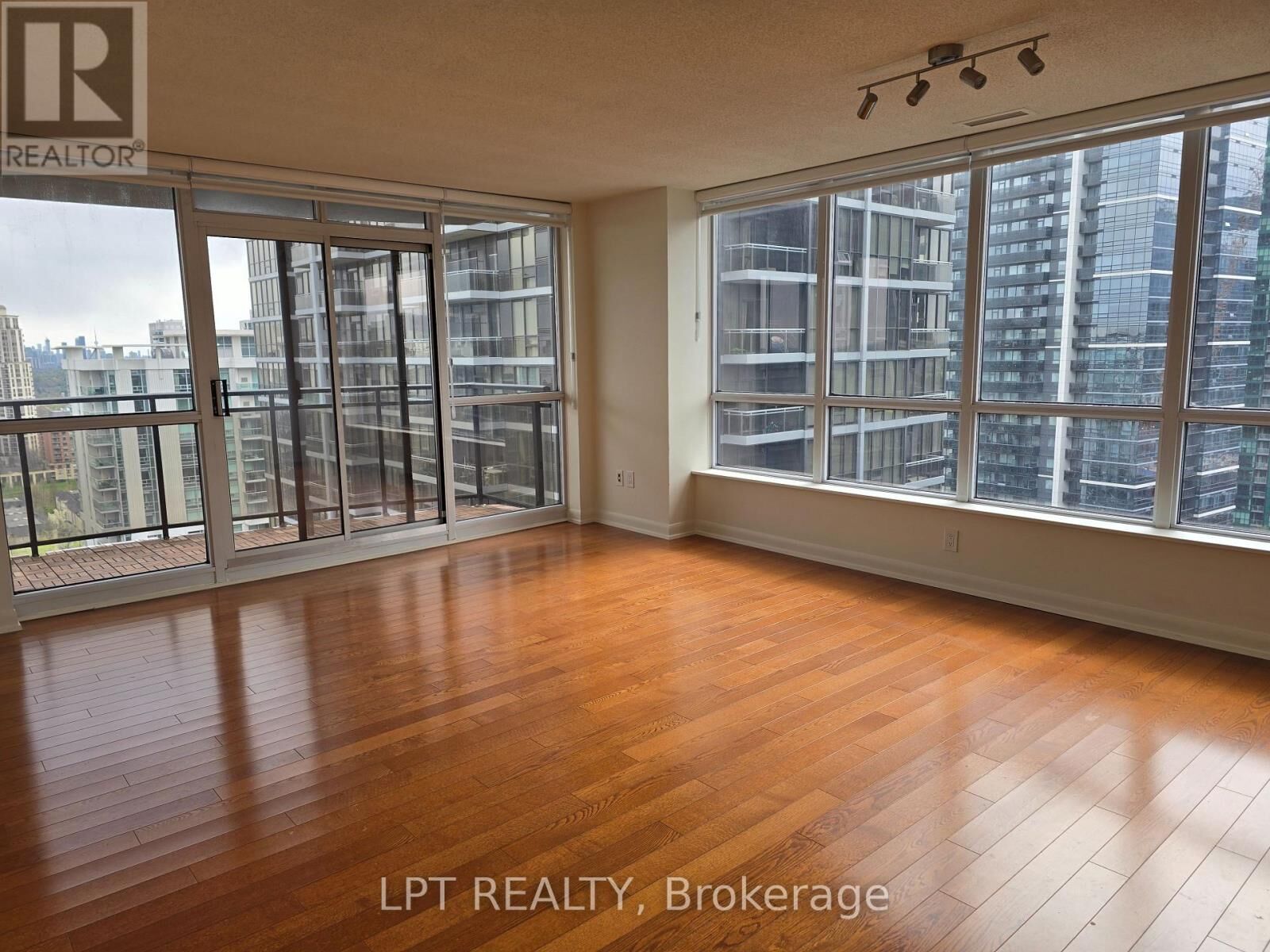 Property Photo:  33 Sheppard Avenue East 2603  ON M2N 7K1 