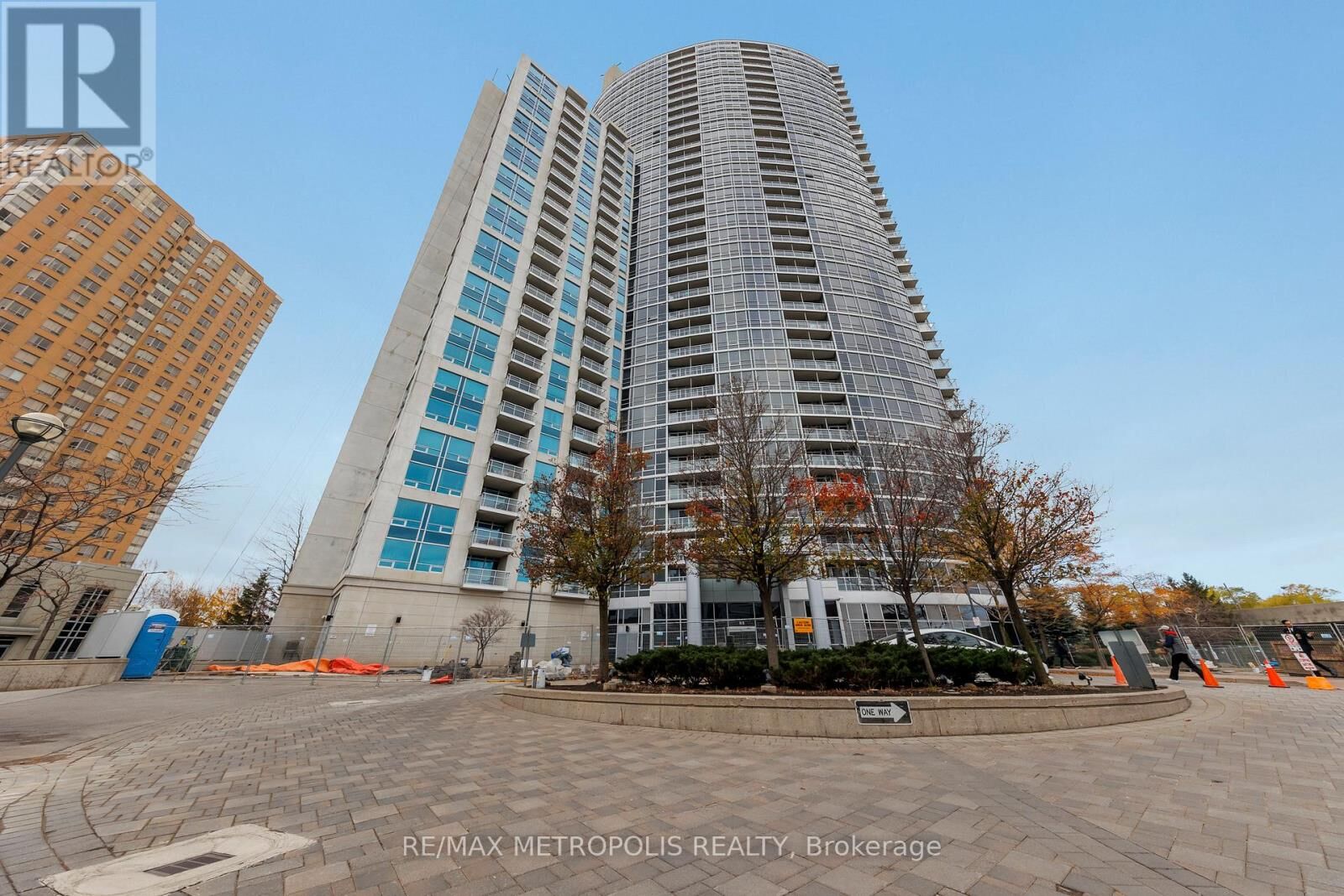 Property Photo:  83 Borough Drive 607  ON M1P 5E4 
