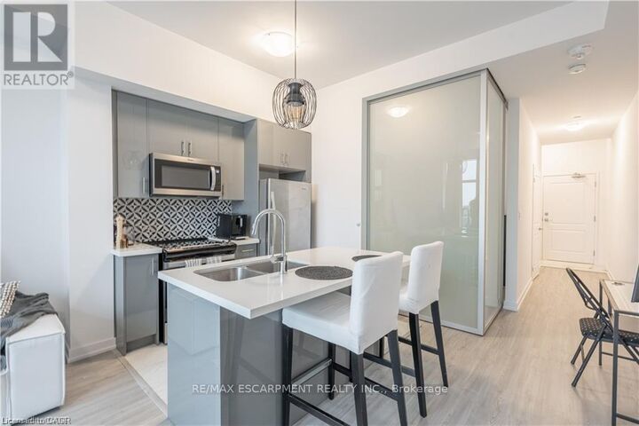 Property Photo:  450 Dundas Street East 419  ON L8B 1Z2 
