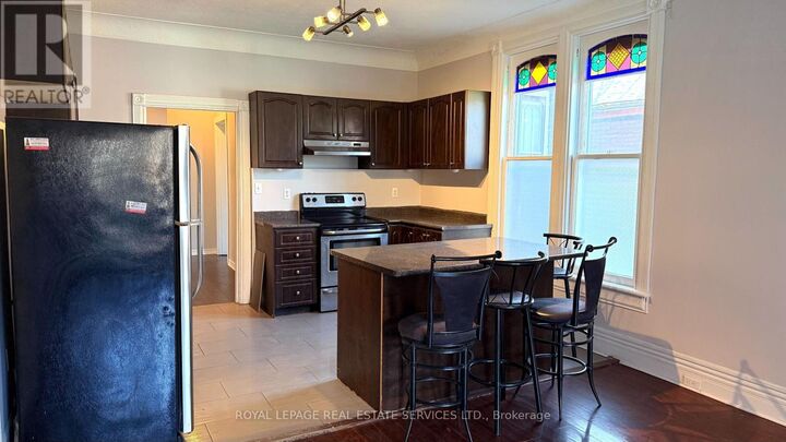 Property Photo:  104 Wentworth Street South 1  ON L8N 2Y9 