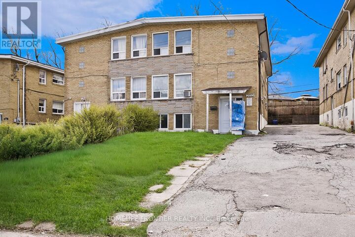 Property Photo:  2953 Lawrence Avenue East  ON M1P 2V6 