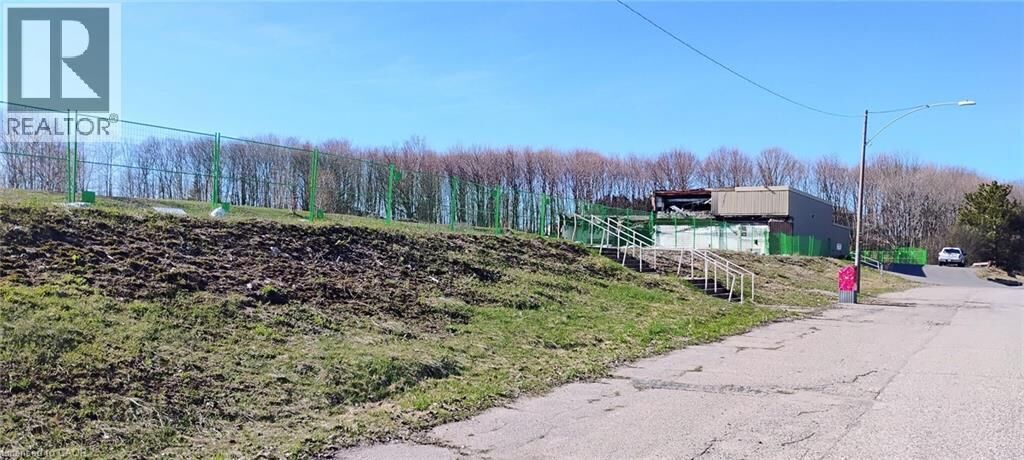 Property Photo:  50 Roman Avenue  ON P5A 1R9 