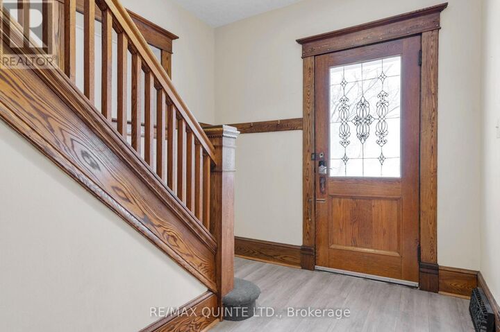 Property Photo:  185 Foster Avenue  ON K8N 3P8 