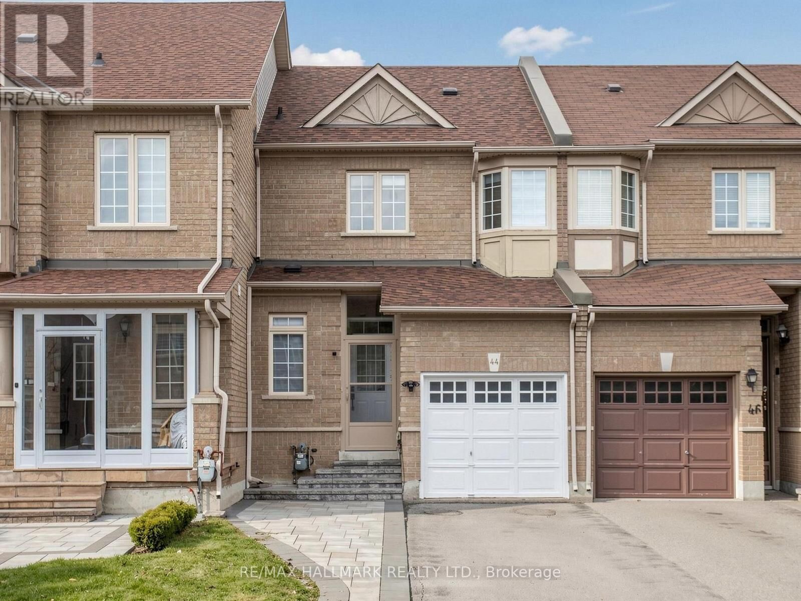 Property Photo:  44 Venture Avenue  ON L4S 2R4 