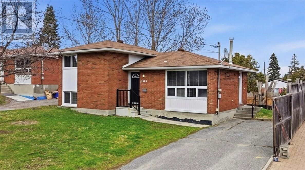 Property Photo:  1548 Briar Avenue  ON P3A 4J1 