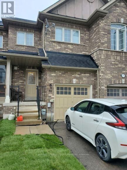 Property Photo:  85 Heritage Hollow Estate Street  ON L4S 2X2 