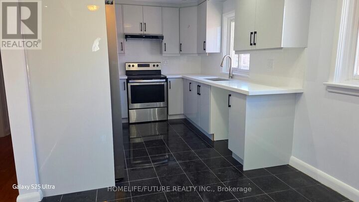 Property Photo:  37 Miramar Crescent Upper  ON M1J 1R3 