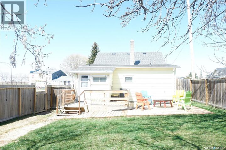 Property Photo:  110 Railway Avenue E  SK S0H 1L0 