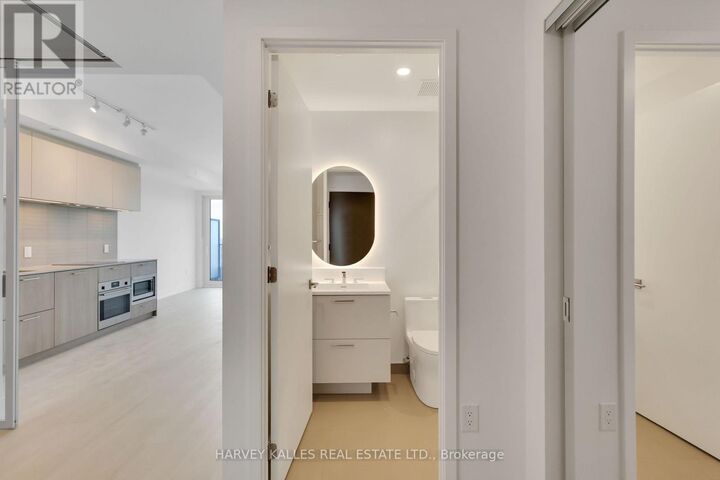 Property Photo:  36 Olive Avenue 2007  ON M2N 4P9 