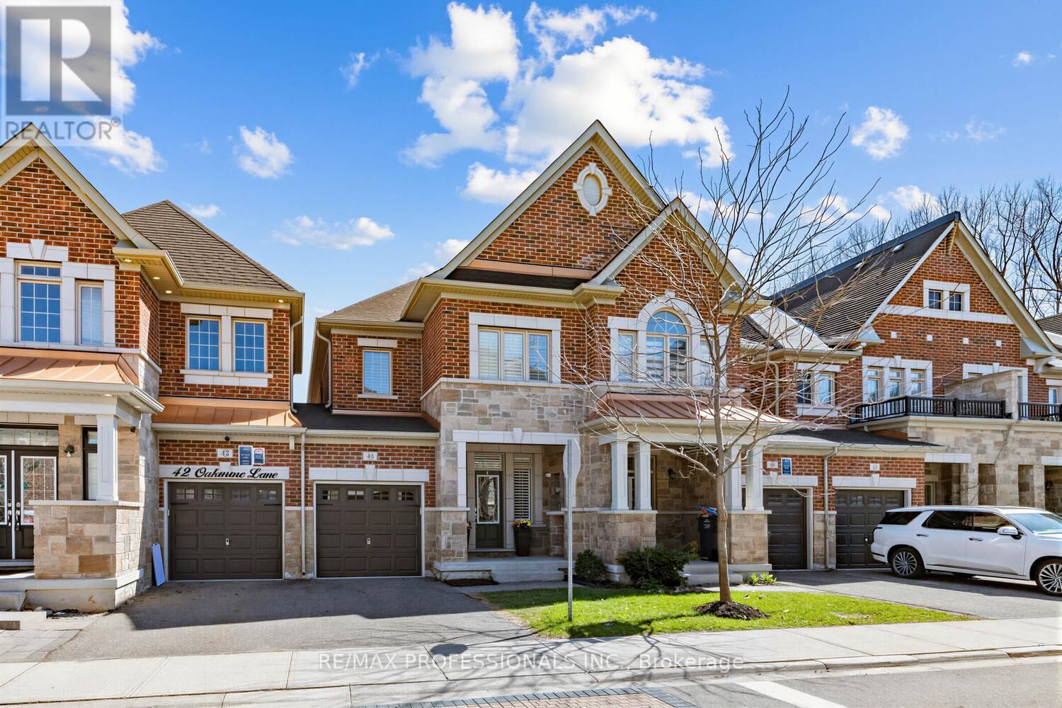 Property Photo:  44 Oakmore Lane  ON L6Y 6H5 