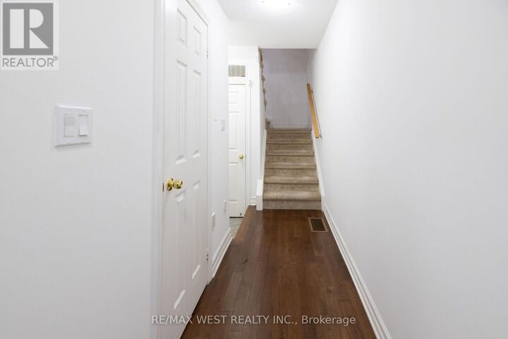Property Photo:  17 Thornharrold Street  ON L1S 0B5 