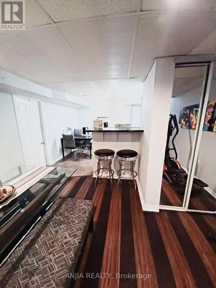 Property Photo:  Lower 256 Homewood Avenue  ON M2R 2N3 