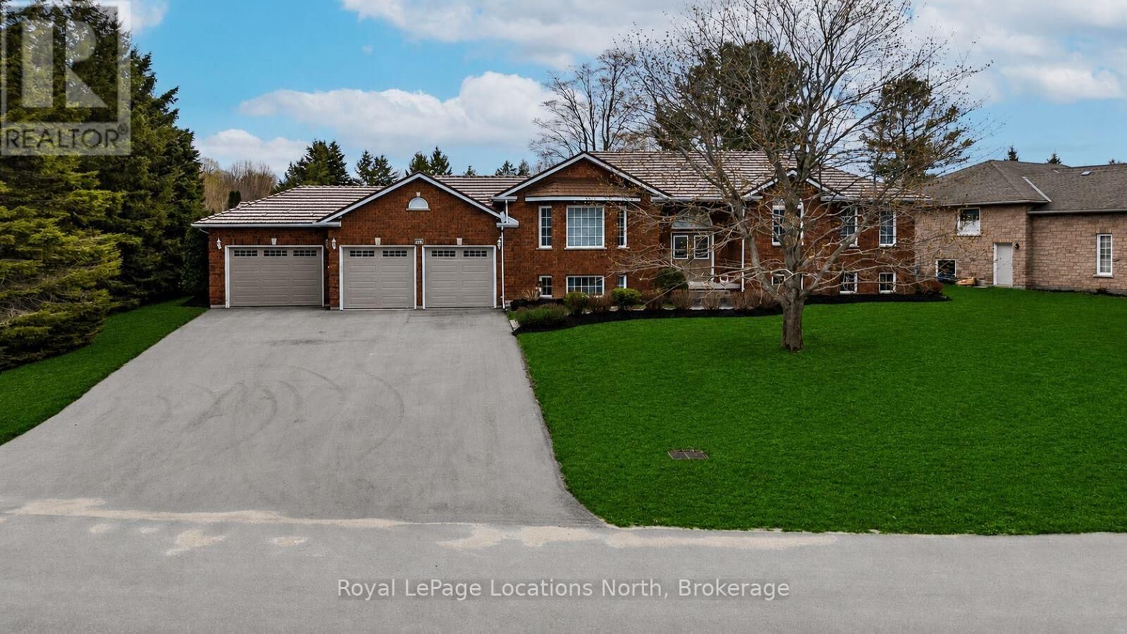 Property Photo:  4 Hillier Court  ON L9Z 1J8 