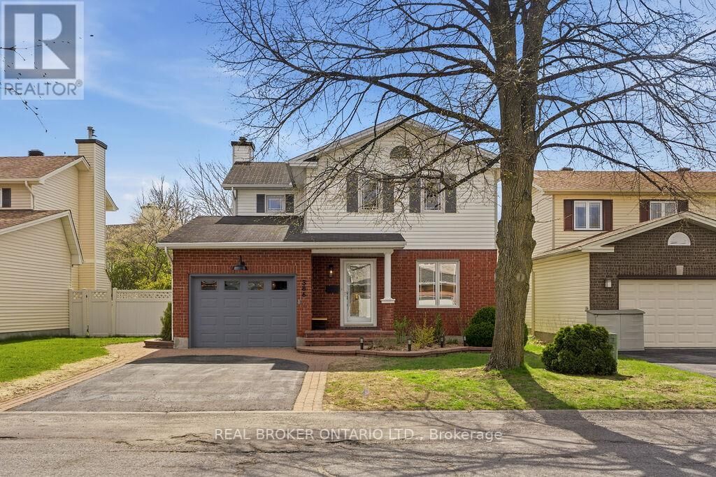 Property Photo:  386 Pauline Charron Place  ON K1L 8L3 