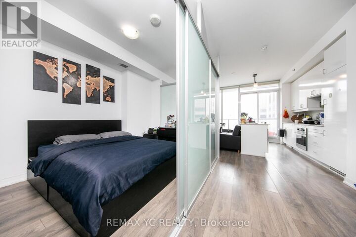 Property Photo:  426 University Avenue 2610  ON M5G 1S9 