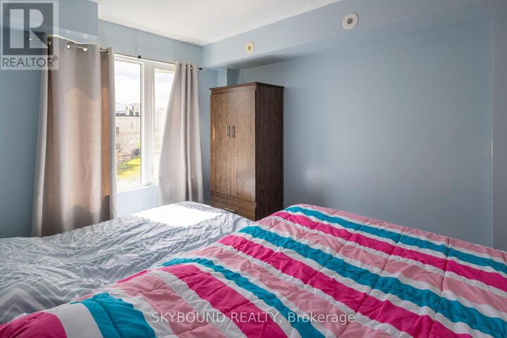 Property Photo:  3043 Finch Avenue West 2033  ON M9M 0A4 