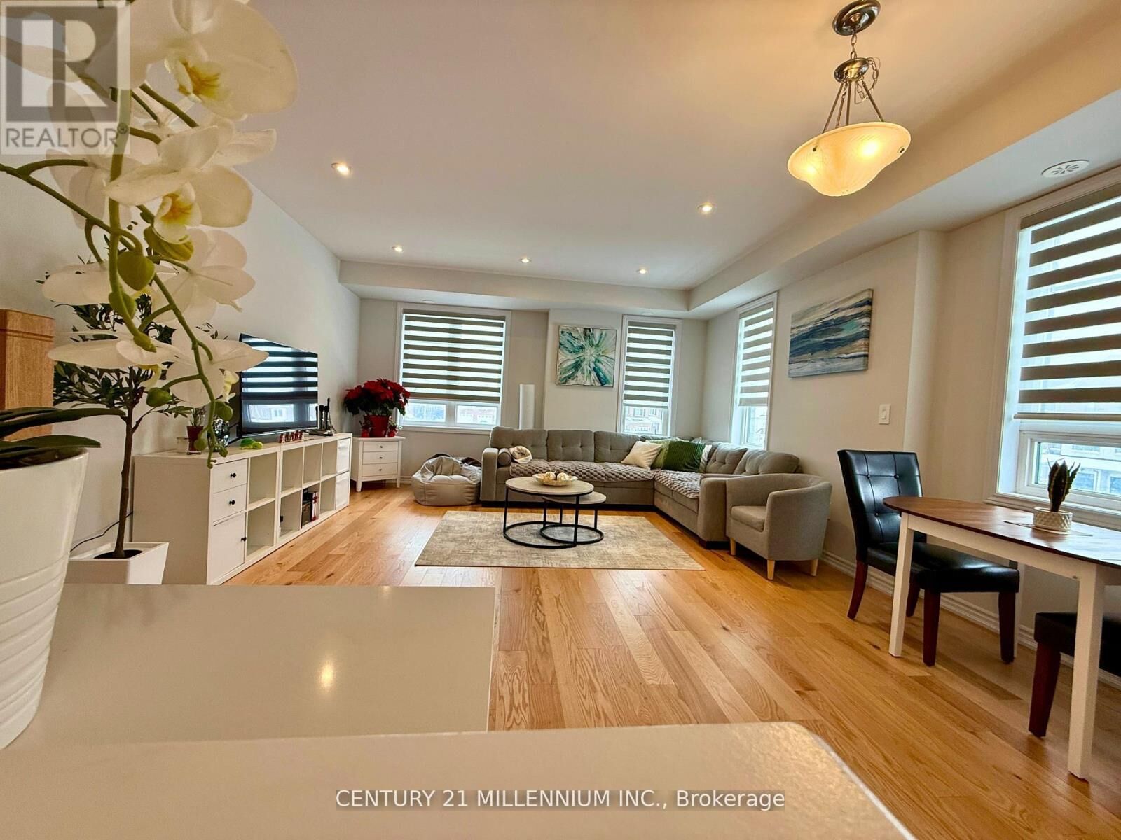 Property Photo:  1285 National Valley Drive  ON L5V 0E9 