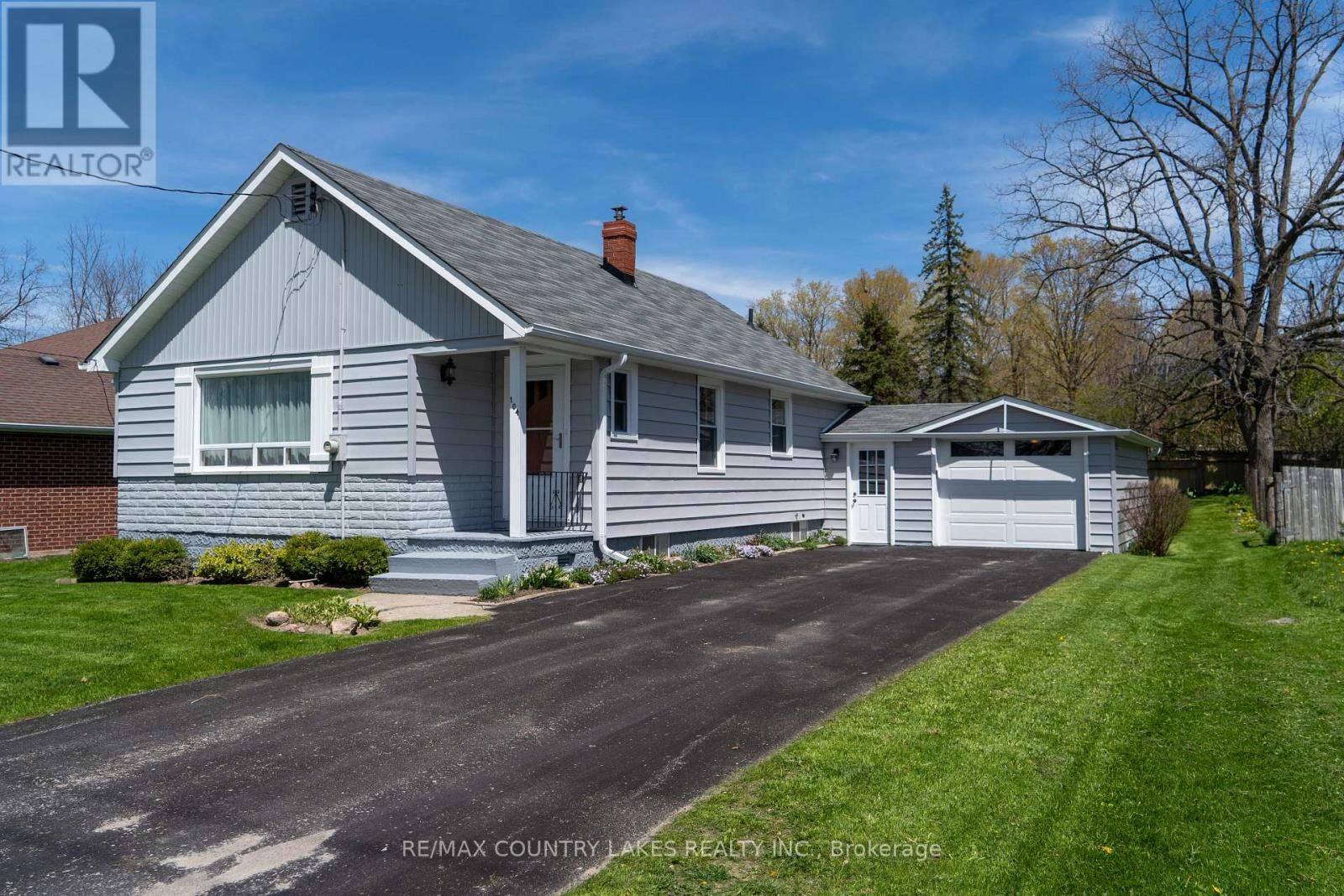Property Photo:  104 Laidlaw Street South  ON L0E 1E0 
