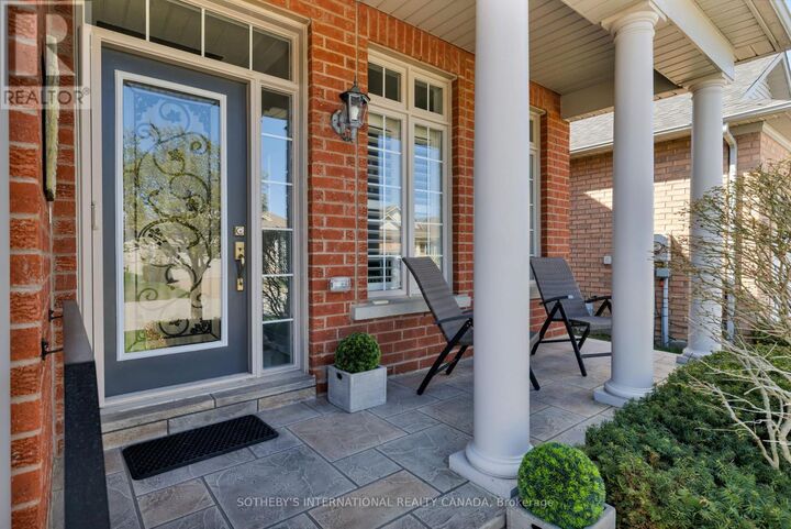 Property Photo:  125 Bobby Locke Lane  ON L4A 1R5 