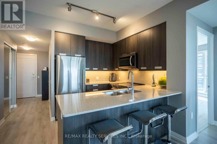 Property Photo:  35 Watergarden Drive West 918  ON L5R 0G8 