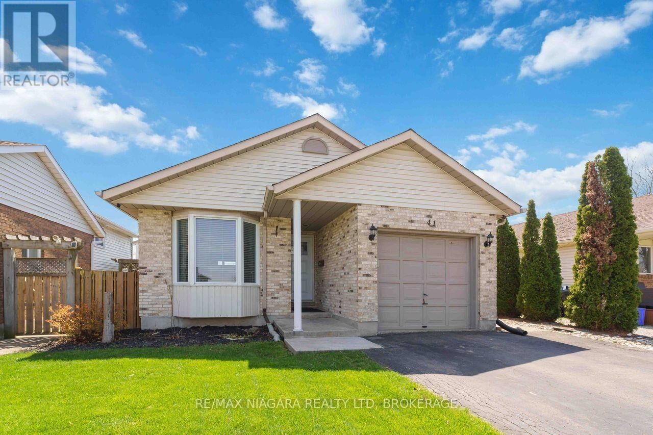 Property Photo:  41 Eastwood Drive  ON L3C 6W1 