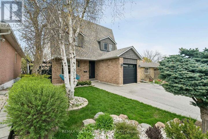 Property Photo:  201 Lloyd Avenue  ON L3Y 5L4 