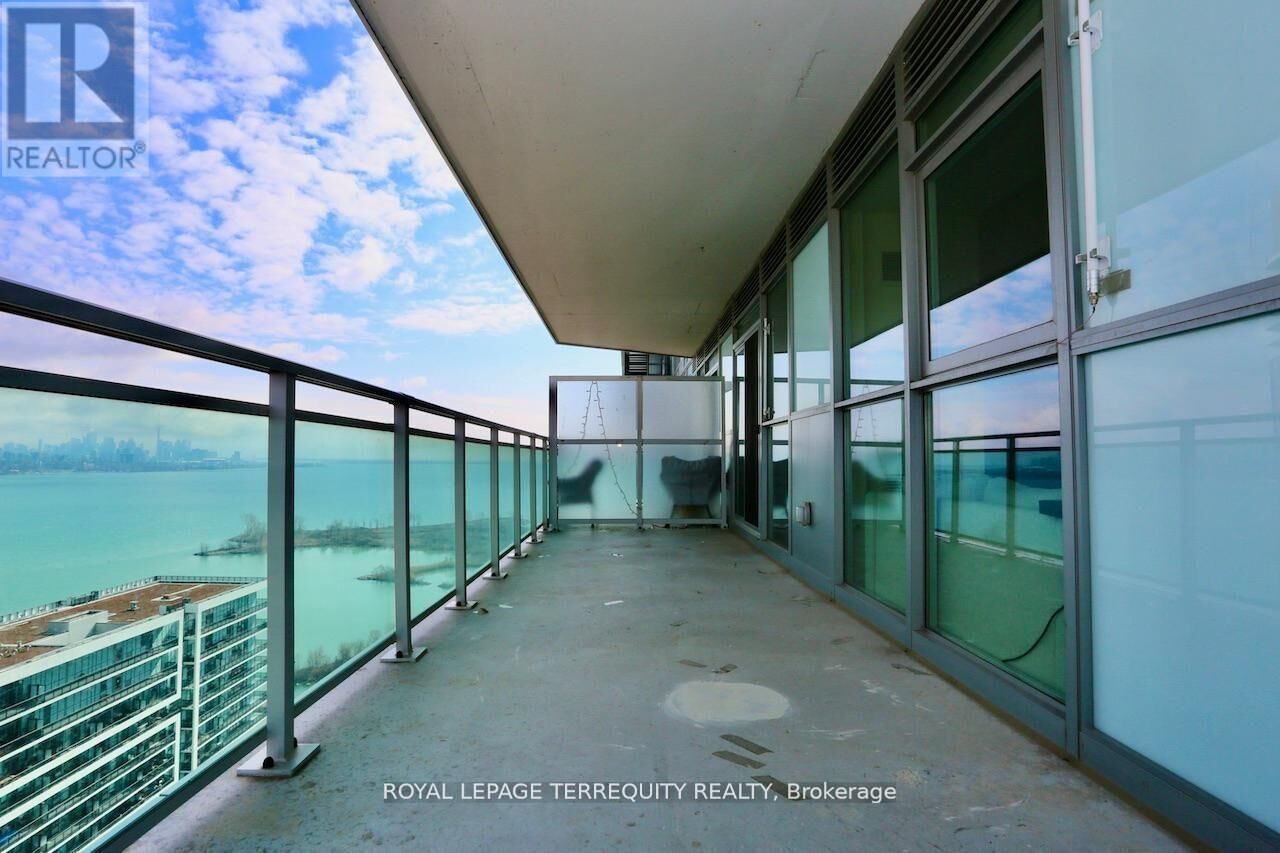 Property Photo:  33 Shore Breeze Drive 2504  ON M8V 0G1 