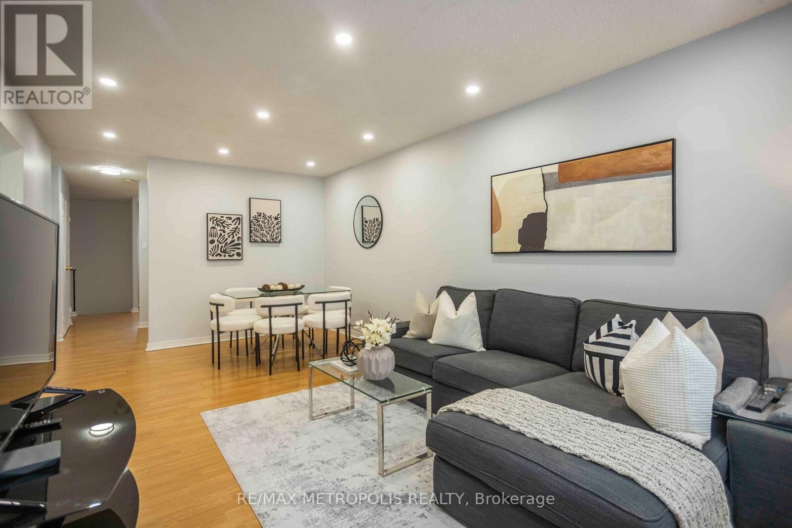 Property Photo:  2170 Bromsgrove Road 189  ON L5J 4J2 