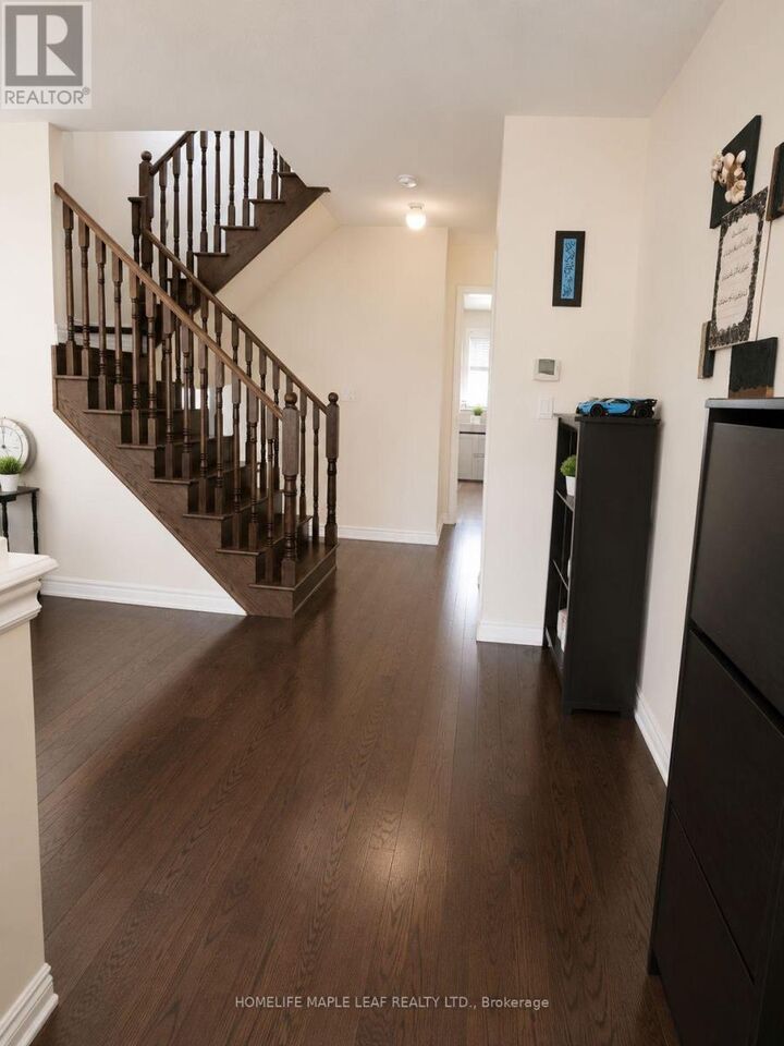 Property Photo:  19 Vanwood Crescent  ON L6P 2X4 