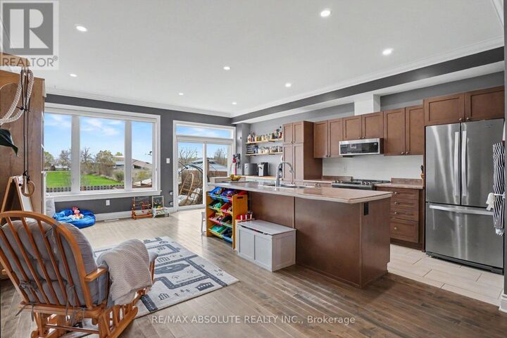 Property Photo:  185 Desmond Trudeau Drive  ON K7S 0H1 
