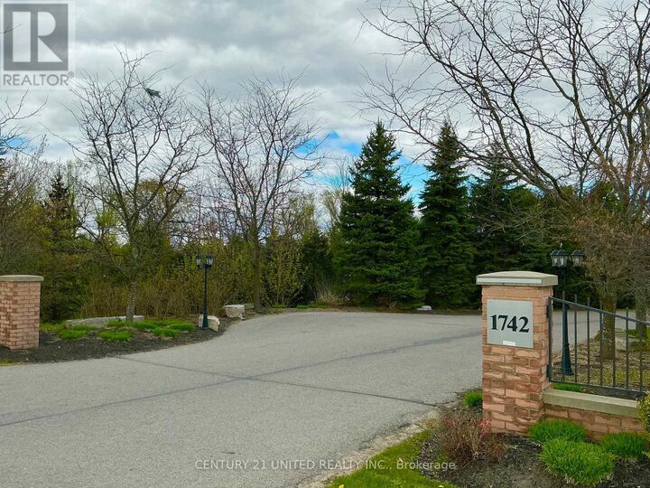Property Photo:  1742 Ravenwood Drive 612  ON K9K 2R6 