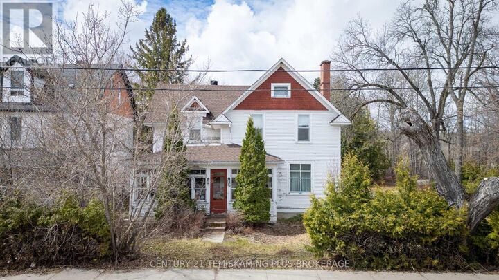 Property Photo:  36 West Beavis Terrace Drive West  ON P0J 1P0 