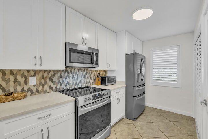 Property Photo: 9815 W US 98 Highway A302 FL 32550