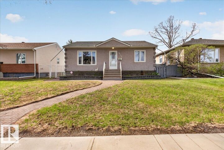 Property Photo:  9723 65 Avenue NW  AB T6E 0M4 