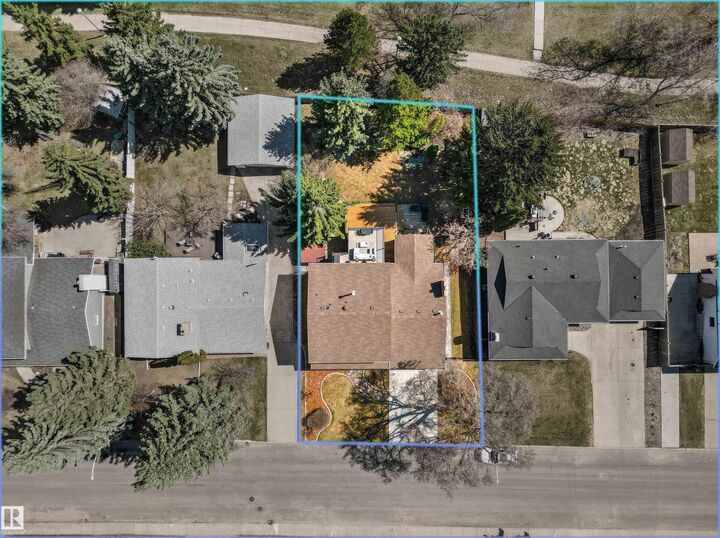 Property Photo:  5115 151 Street NW  AB T6H 4Z9 