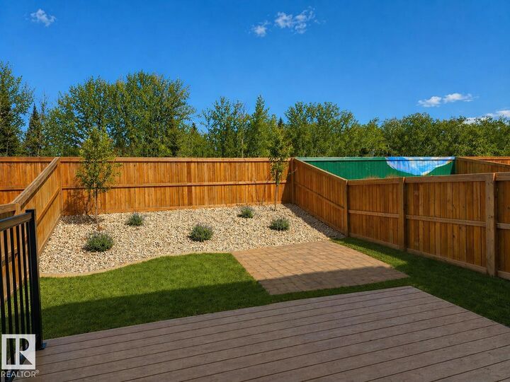 Property Photo:  74 Royal Street  AB T8N 7X4 