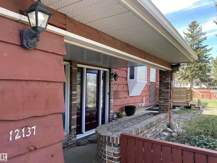 Property Photo:  12137 50 Street NW  AB T5W 3C6 
