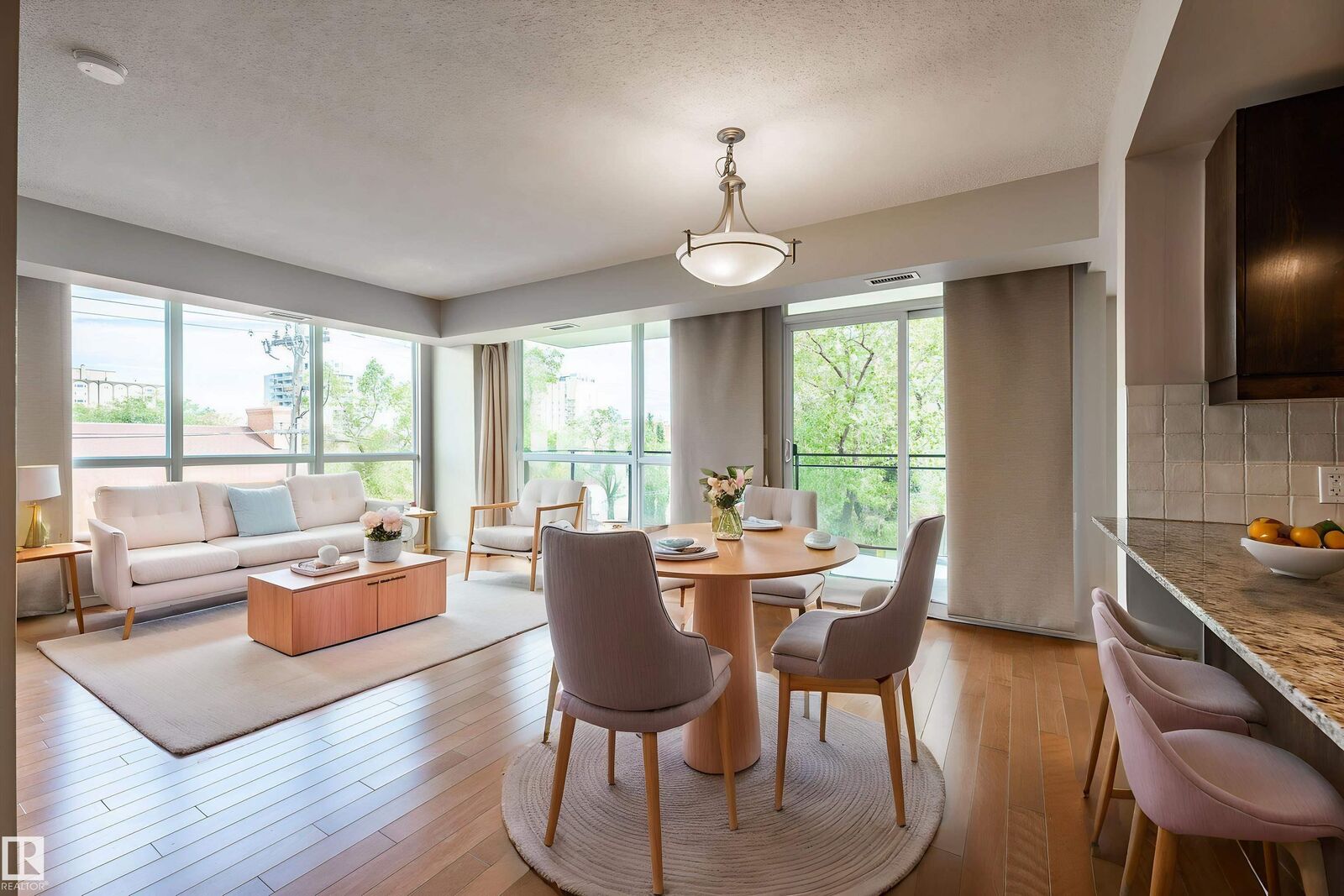 Property Photo:  10046 117 Street NW 304  AB T5K 1X2 