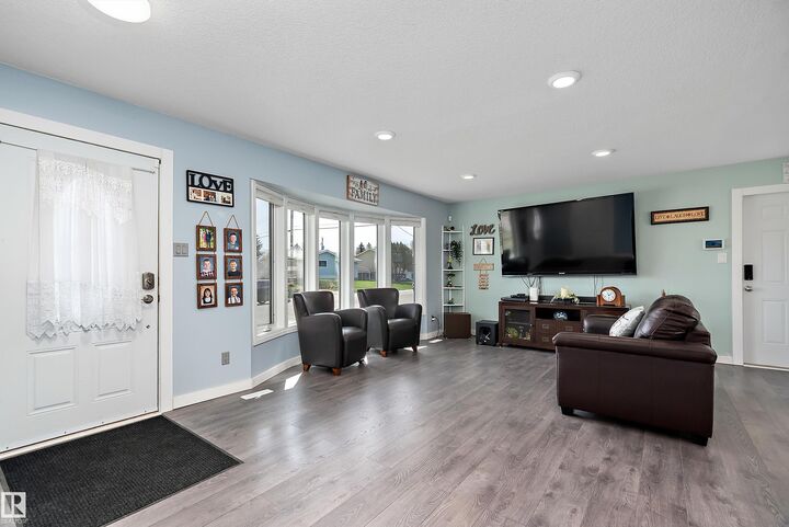 Property Photo:  17 Camelot Avenue  AB T9E 4M4 