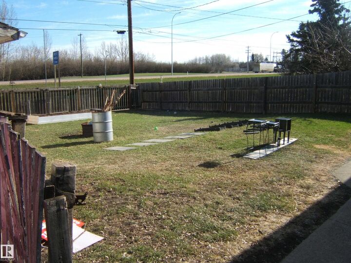 Property Photo: 4612 54 Avenue AB T0B 4K0