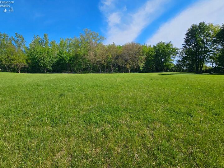 Property Photo:  119 Woodhaven Cresent  OH 43410 